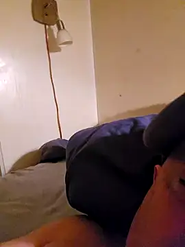 Snapshot of HeteroHotGuy1 chatting on 12.09.24 HeteroHotGuy1 online show from 12.09.24