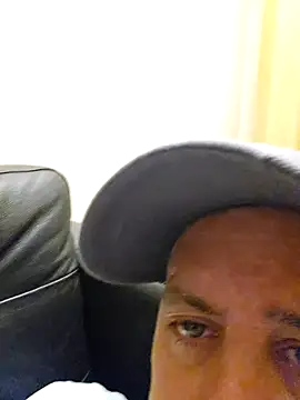 Snapshot of HeteroHotGuy1 chatting on 12.20.24 HeteroHotGuy1 online show from 12.20.24