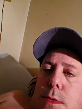 Snapshot of HeteroHotGuy1 chatting on 02.02.25 HeteroHotGuy1 online show from 02.02.25