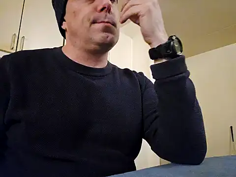 Snapshot of HeteroHotGuy1 chatting on 02.17.25 HeteroHotGuy1 online show from 02.17.25