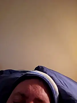 Snapshot of HeteroHotGuy1 chatting on 03.17.25 HeteroHotGuy1 online show from 03.17.25