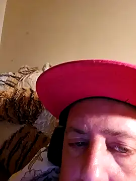 Snapshot of HeteroHotGuy1 chatting on 09.14.25 HeteroHotGuy1 online show from 09.14.25