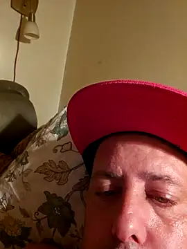 Snapshot of HeteroHotGuy1 chatting on 09.20.25 HeteroHotGuy1 online show from 09.20.25