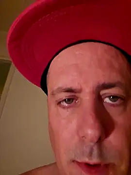 Snapshot of HeteroHotGuy1 chatting on 10.17.25 HeteroHotGuy1 online show from 10.17.25