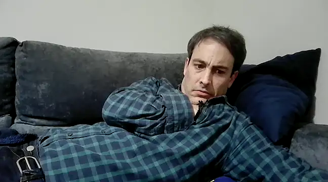 Snapshot of basquehotboy chatting on 12.21.24 basquehotboy online show from 12.21.24
