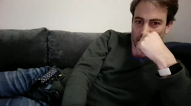 Snapshot of basquehotboy chatting on 01.04.25 basquehotboy online show from 01.04.25