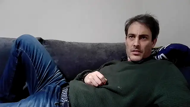 Snapshot of basquehotboy chatting on 01.09.25 basquehotboy online show from 01.09.25