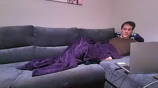 Snapshot of basquehotboy chatting on 01.18.25 basquehotboy online show from 01.18.25