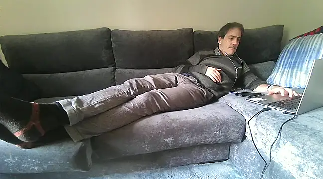 Snapshot of basquehotboy chatting on 01.25.25 basquehotboy online show from 01.25.25