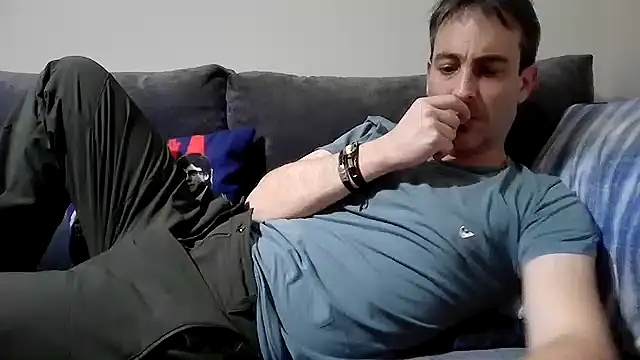 Snapshot of basquehotboy chatting on 02.11.25 basquehotboy online show from 02.11.25