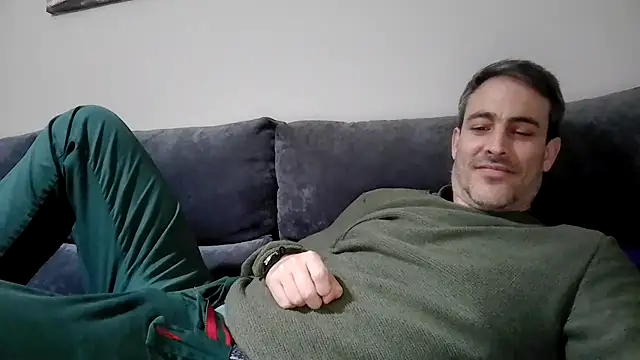 Snapshot of basquehotboy chatting on 02.13.25 basquehotboy online show from 02.13.25