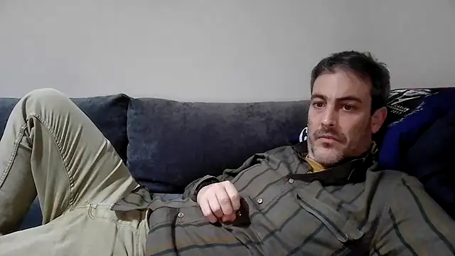 Snapshot of basquehotboy chatting on 02.17.25 basquehotboy online show from 02.17.25