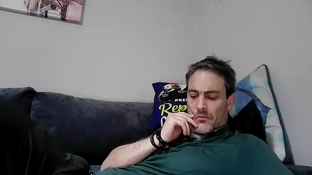 Snapshot of basquehotboy chatting on 02.25.25 basquehotboy online show from 02.25.25