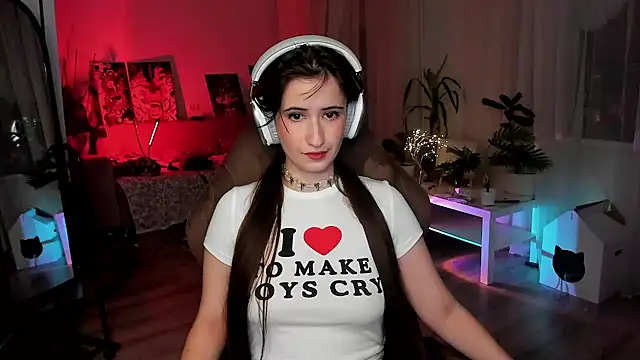 Snapshot of annallurings chatting on 01.05.25 annallurings online show from 01.05.25