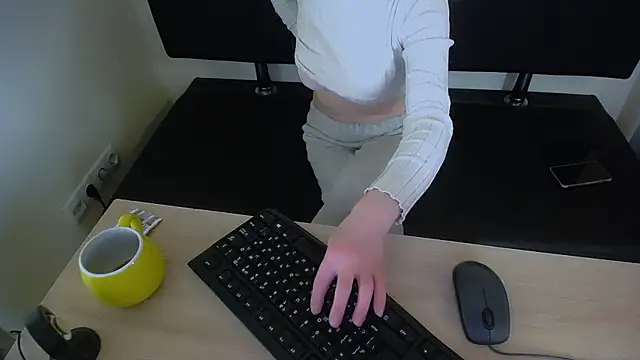 LaimaV  online show from 11.09.25