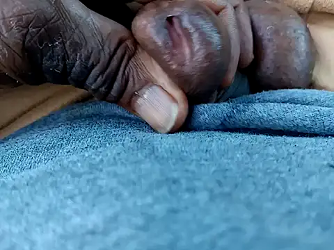 Snapshot of yasohw chatting on 12.29.24 yasohw online show from 12.29.24