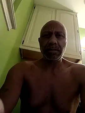 Snapshot of yasohw chatting on 11.29.25 yasohw online show from 11.29.25