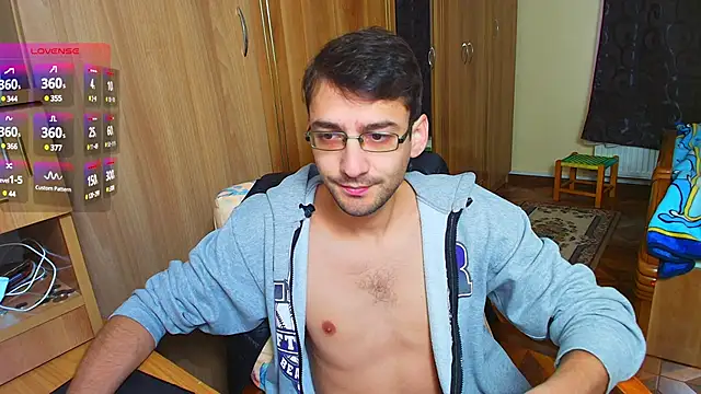 Snapshot of HungEddy chatting on 12.08.24 HungEddy online show from 12.08.24