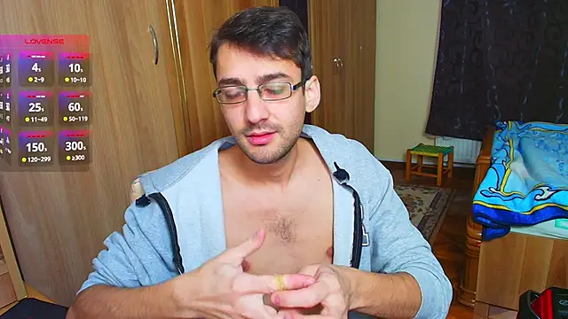 Snapshot of HungEddy chatting on 12.08.24 HungEddy online show from 12.08.24