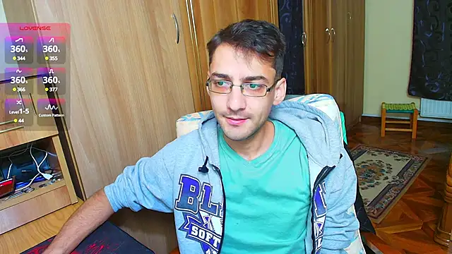 Snapshot of HungEddy chatting on 12.12.24 HungEddy online show from 12.12.24