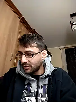 Snapshot of HungEddy chatting on 12.20.24 HungEddy online show from 12.20.24