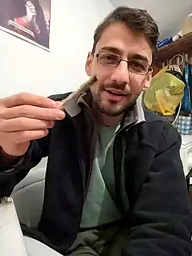 Snapshot of HungEddy chatting on 01.02.25 HungEddy online show from 01.02.25