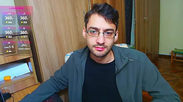 Snapshot of HungEddy chatting on 01.09.25 HungEddy online show from 01.09.25