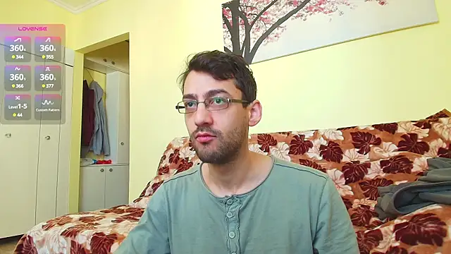 Snapshot of HungEddy chatting on 03.09.25 HungEddy online show from 03.09.25