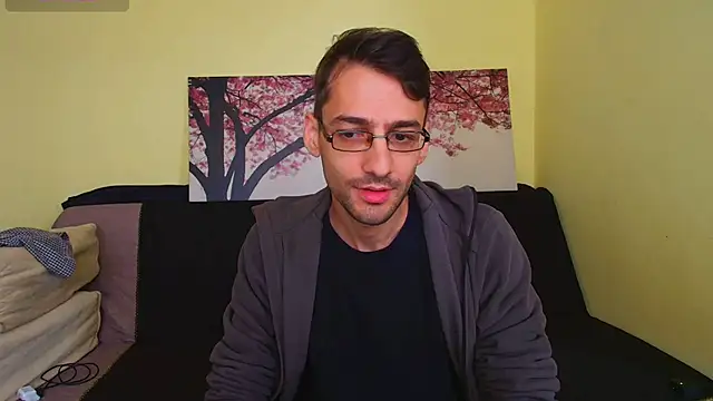 Snapshot of HungEddy chatting on 10.02.25 HungEddy online show from 10.02.25