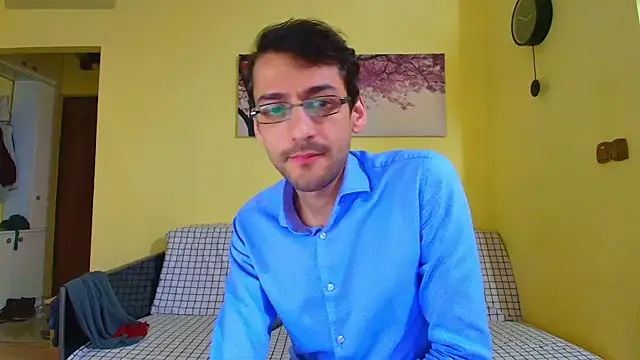 Snapshot of HungEddy chatting on 12.05.25 HungEddy online show from 12.05.25