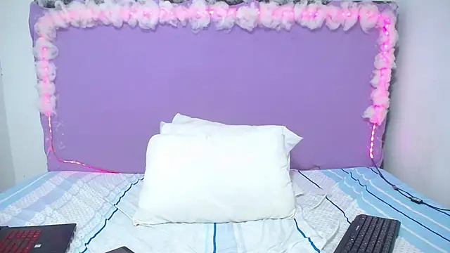 Snapshot of Amberhernandez chatting on 01.14.25 Amberhernandez online show from 01.14.25