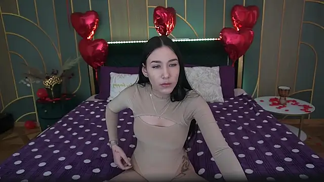 Snapshot of NikkiGoldSide chatting on 02.25.25 NikkiGoldSide online show from 02.25.25