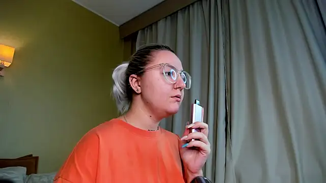 Snapshot of Debbie_Taylor chatting on 12.07.24 Debbie Taylor online show from 12.07.24