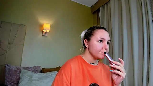 Snapshot of Debbie_Taylor chatting on 12.07.24 Debbie Taylor online show from 12.07.24