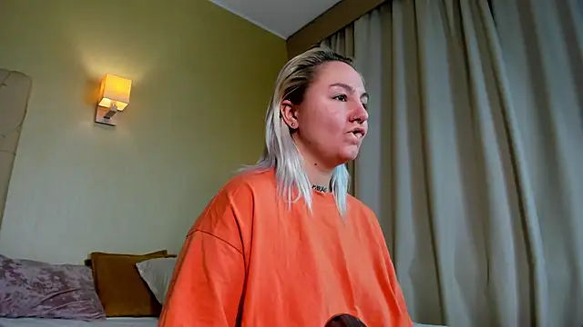 Snapshot of Debbie_Taylor chatting on 12.08.24 Debbie Taylor online show from 12.08.24