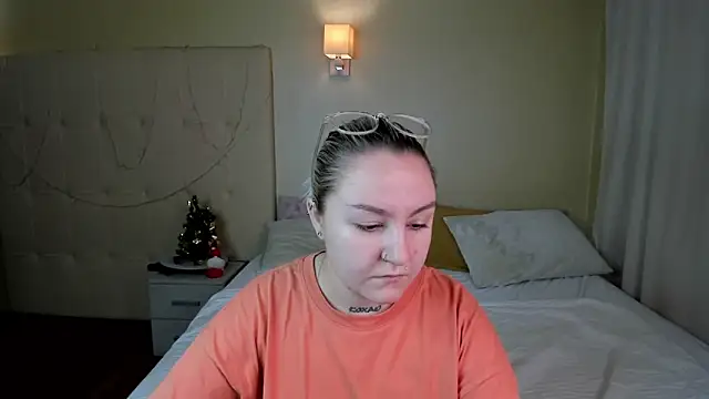 Snapshot of Debbie_Taylor chatting on 12.24.24 Debbie Taylor online show from 12.24.24