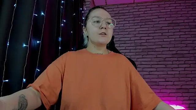 Snapshot of Debbie_Taylor chatting on 01.04.25 Debbie Taylor online show from 01.04.25