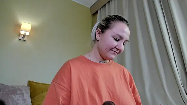 Snapshot of Debbie_Taylor chatting on 01.08.25 Debbie Taylor online show from 01.08.25