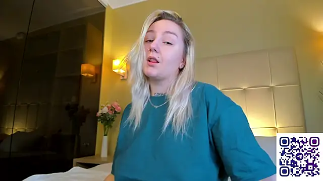 Snapshot of Debbie_Taylor chatting on 10.11.25 Debbie Taylor online show from 10.11.25