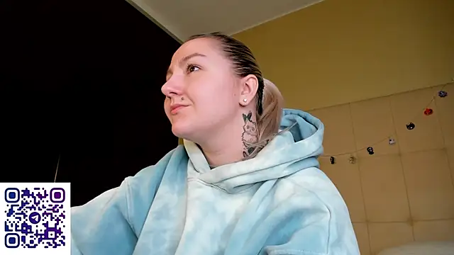 Snapshot of Debbie_Taylor chatting on 11.04.25 Debbie Taylor online show from 11.04.25