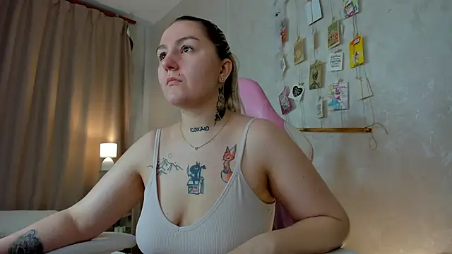 Snapshot of Debbie_Taylor chatting on 11.20.25 Debbie Taylor online show from 11.20.25