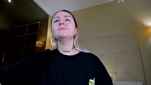 Snapshot of Debbie_Taylor chatting on 11.21.25 Debbie Taylor online show from 11.21.25