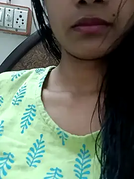 Snapshot of Rajni-Mehra chatting on 02.19.25 Rajni-Mehra online show from 02.19.25
