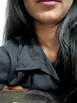 Snapshot of Rajni-Mehra chatting on 02.24.25 Rajni-Mehra online show from 02.24.25