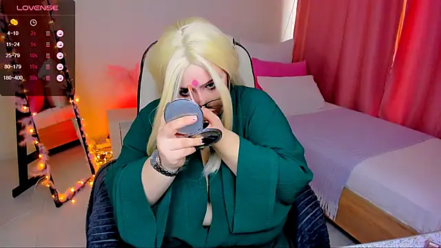 Snapshot of love_insidee chatting on 02.21.25 love insidee online show from 02.21.25