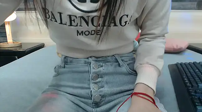 nahomibecker online show from 02.01.25