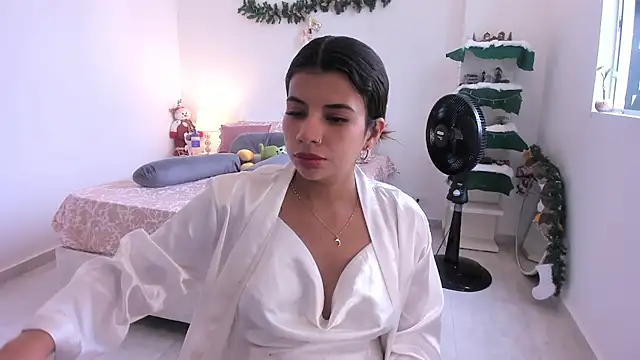 Snapshot of adop_me__ chatting on 12.08.24 adop me online show from 12.08.24