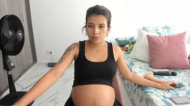 Snapshot of adop_me__ chatting on 12.13.24 adop me online show from 12.13.24