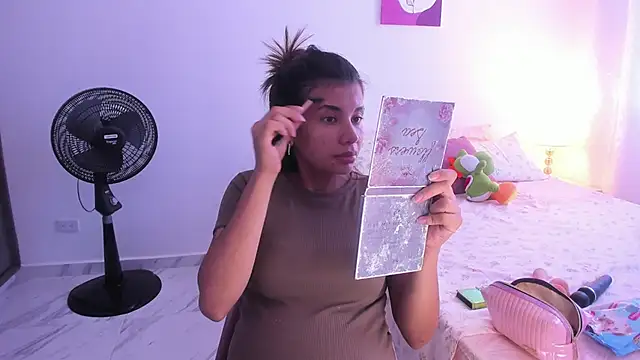 Snapshot of adop_me__ chatting on 12.27.24 adop me online show from 12.27.24