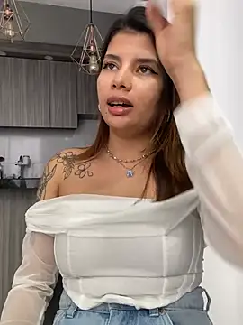 Snapshot of adop_me__ chatting on 03.17.25 adop me online show from 03.17.25